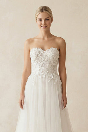Appliqued Sweetheart A - Line Tulle Wedding Dress in White - SHE IS ME Wedding Dresses
