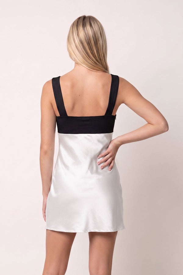 White Ruched Sweetheart Sheath Satin Homecoming Dress | SHEISME