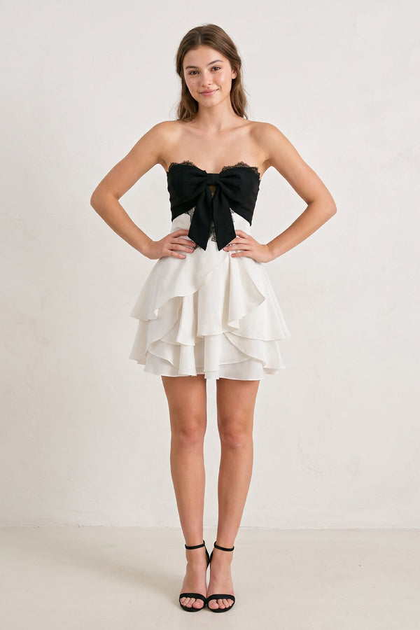 White-Black Sweetheart A-Line Ruffled Chiffon Homecoming Dress with Bow (3) | SHEISME